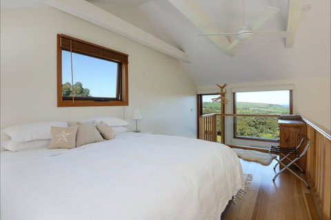 A Seascape Retreat - Redcliffe Tourism 7